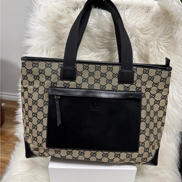🔥SOLD🔥Authentic Gucci Beige GG Supreme Canvas Tote with Black Leather Pocket - Picture 8 of 17